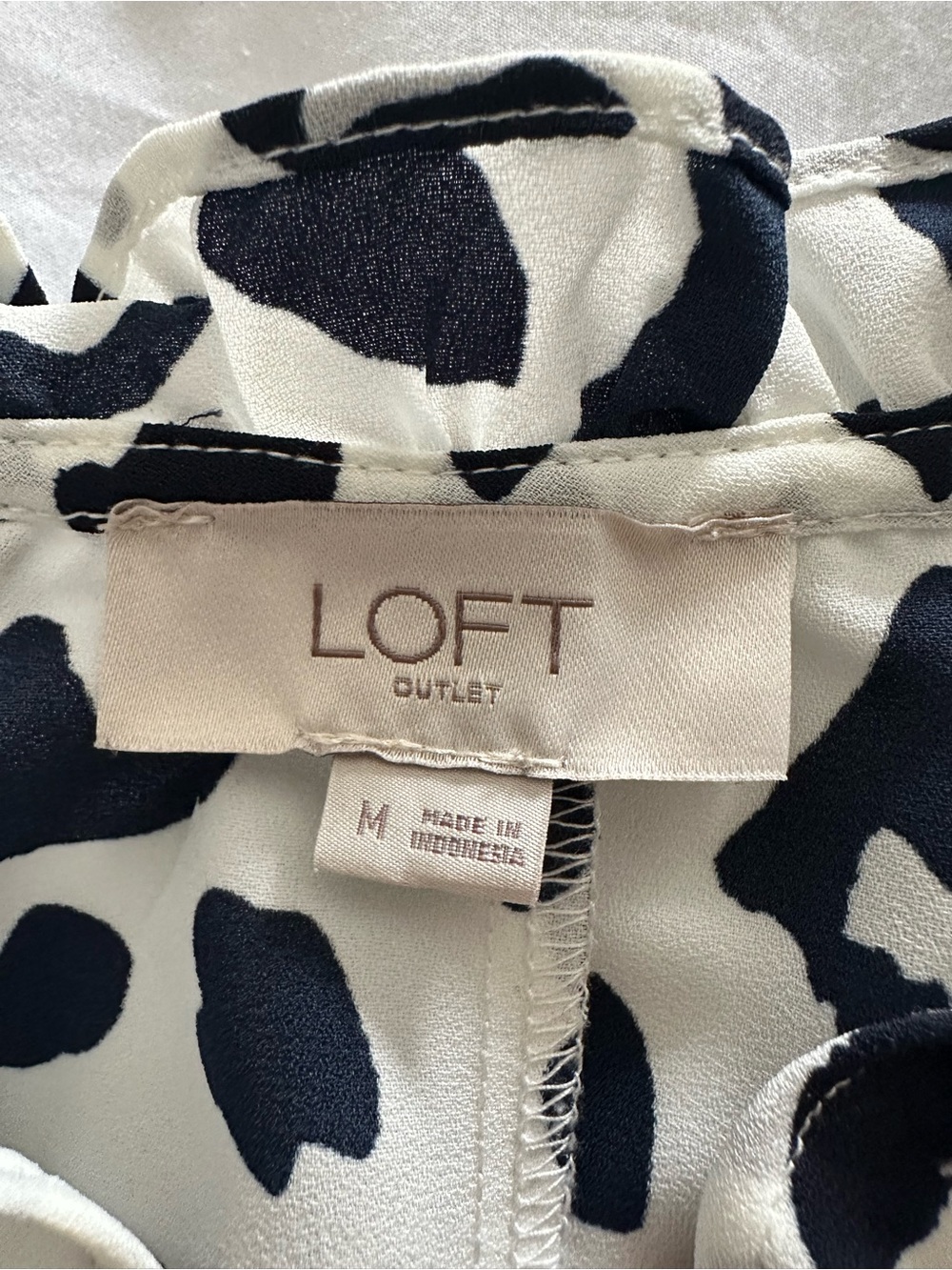 LOFT Black & White Animal Print Top size medium - Picture 8 of 9